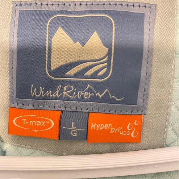 Gorgeous Wind River winter jacket - Picture 5 of 10